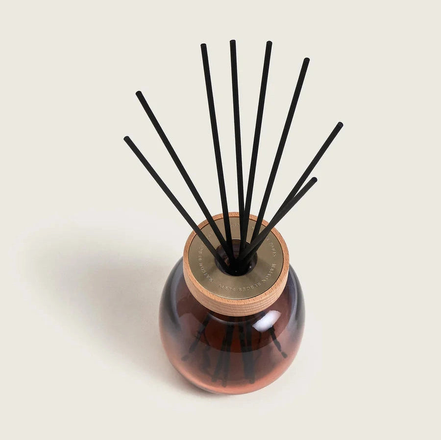 Bouquet perfumado Madera Gris Rojo 180 ml Maison Berger