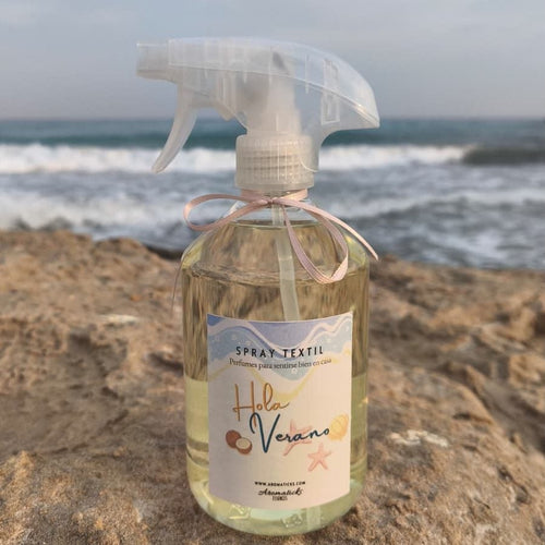 Spray textil Hola Verano 500 ml: Elimina olores y perfuma de la marca Aromaticks en Aromaticks